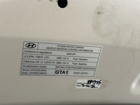 Used 2020 Hyundai Santa Fe SE image 17