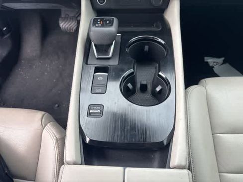 Used 2022 Nissan Rogue SL w/ SL Premium Package FWD image 17