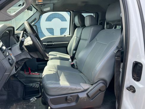 Used 2015 Ford F550 4x4 SuperCab Super Duty image 5