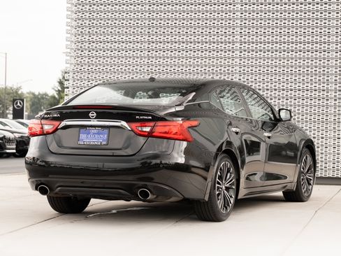 Used 2017 Nissan Maxima Platinum w/ Medallion Package FWD image 3