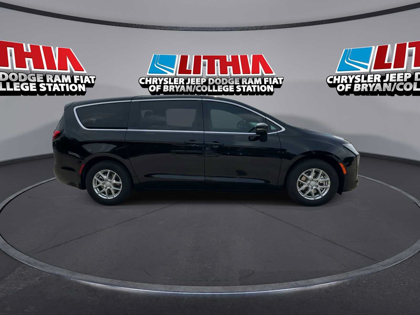 New 2027 Chrysler Pacifica Select FWD image 9