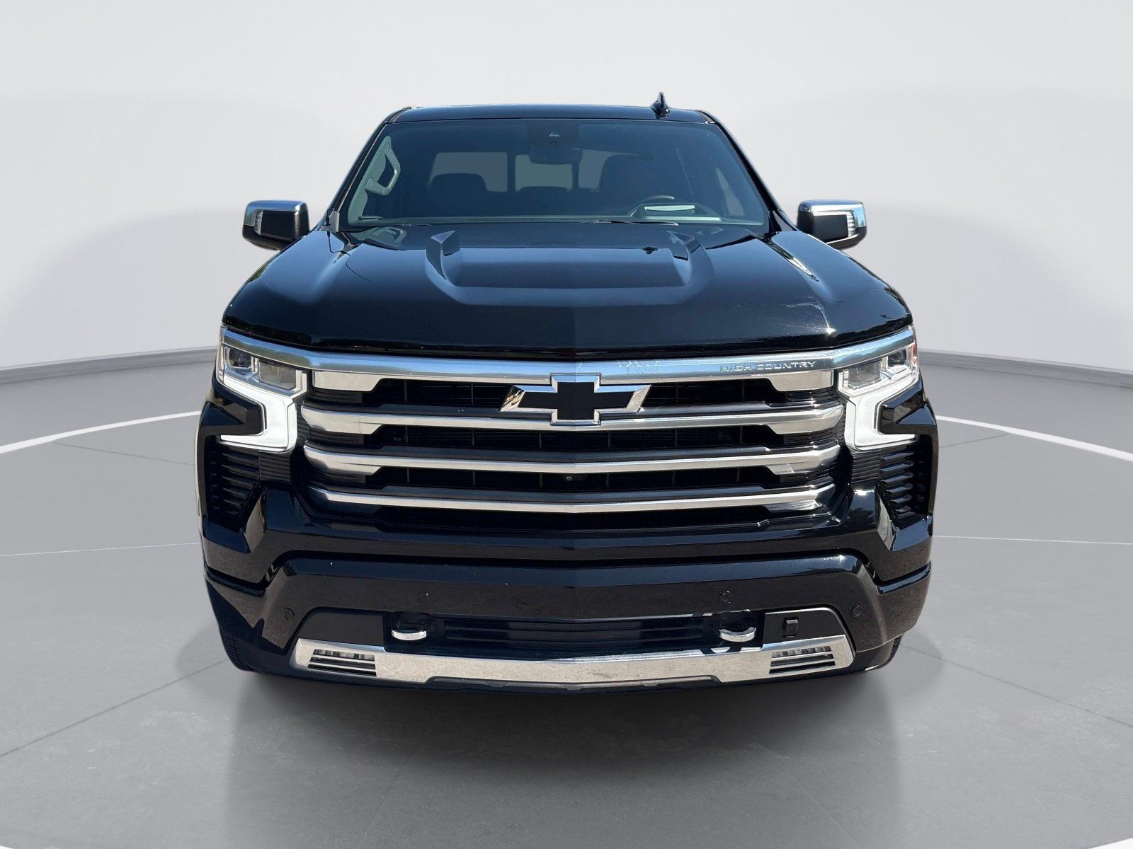 Used 2023 Chevrolet Silverado 1500 High Country w/ High Country Premium Package AWD/4WD image 2