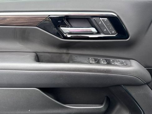 Used 2025 Chevrolet Tahoe Premier image 17