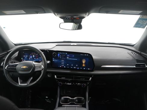 Used 2024 Chevrolet Traverse LT FWD image 14