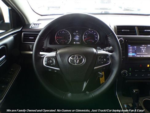 Used 2017 Toyota Camry SE FWD image 13