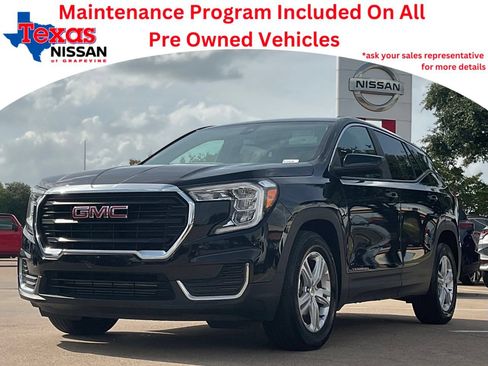 Used 2024 GMC Terrain SLE FWD image 1
