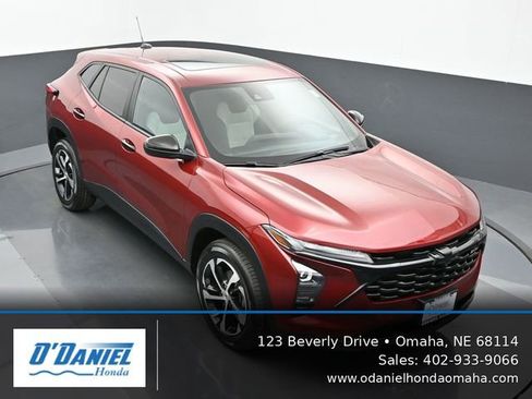 Used 2024 Chevrolet Trax RS w/ Sunroof Package FWD image 20