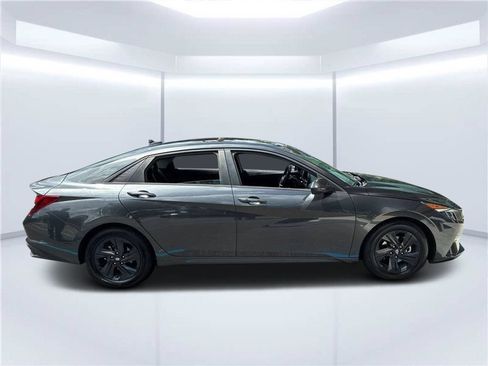 Used 2021 Hyundai Elantra SEL FWD image 2