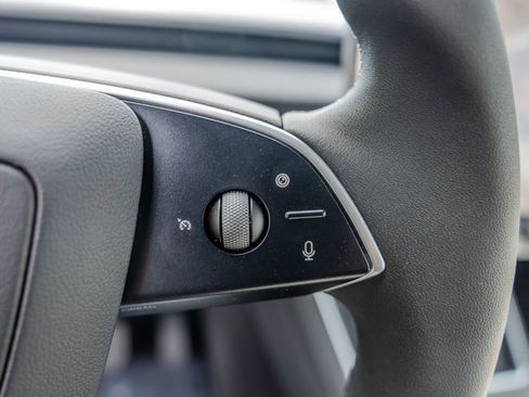 Used 2026 Tesla Model Y AWD image 7