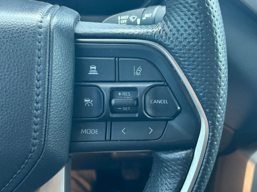 Used 2025 Toyota Tundra Limited AWD/4WD image 44