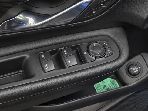 Used 2024 GMC Terrain SLT image 10