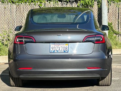 Used 2023 Tesla Model 3 Standard Range image 8