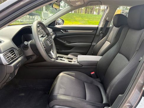 Used 2019 Honda Accord LX image 10