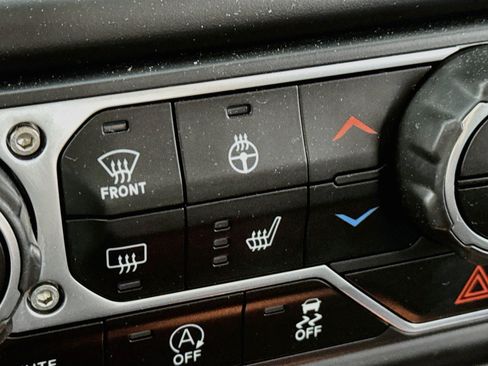 Used 2021 Jeep Wrangler Unlimited Sport AWD/4WD image 3