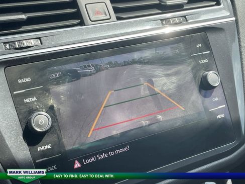 Used 2022 Volkswagen Tiguan SE R-Line image 25