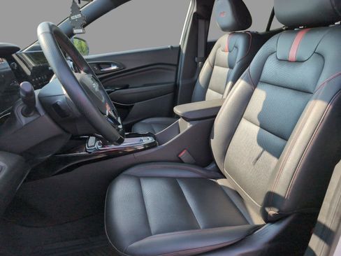 Used 2025 Chevrolet Trax RS w/ Sunroof Package FWD image 15