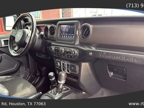 Used 2018 Jeep Wrangler Unlimited Sport S AWD/4WD image 39