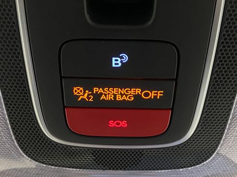 Certified 2025 Hyundai Elantra SEL FWD image 28