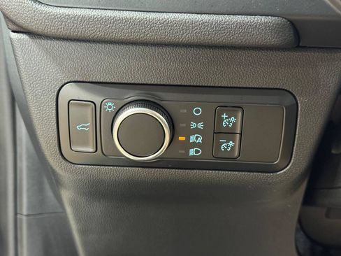 Used 2025 Ford Escape Active w/ Active Premium Tech Pack FWD image 19