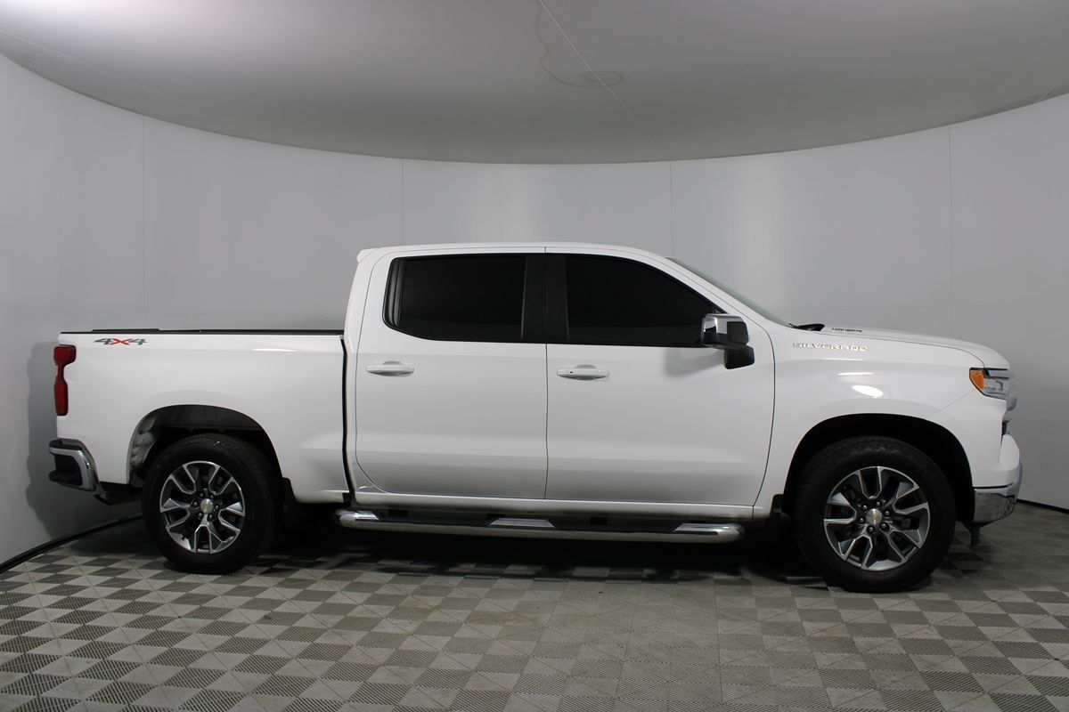 Used 2025 Chevrolet Silverado 1500 LT AWD/4WD image 29