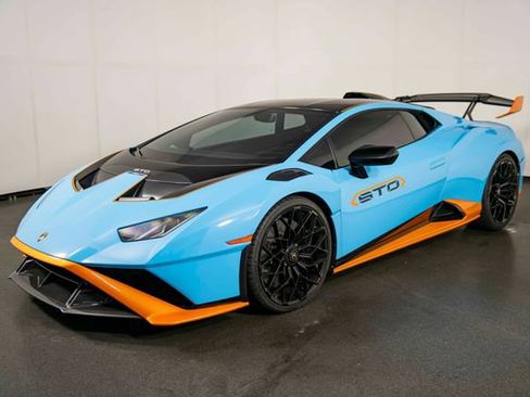 Used 2021 Lamborghini Huracan STO RWD image 4