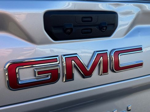 Used 2022 GMC Sierra 3500 Denali w/ Denali Ultimate Package image 16