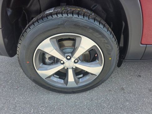 Used 2019 Jeep Cherokee Limited image 21