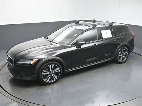 Used 2023 Volvo V60 B5 Cross Country Plus w/ Climate Package AWD/4WD image 44