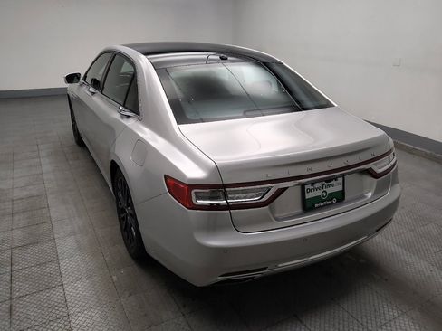 Used 2017 Lincoln Continental Select w/ Climate Package AWD/4WD image 5
