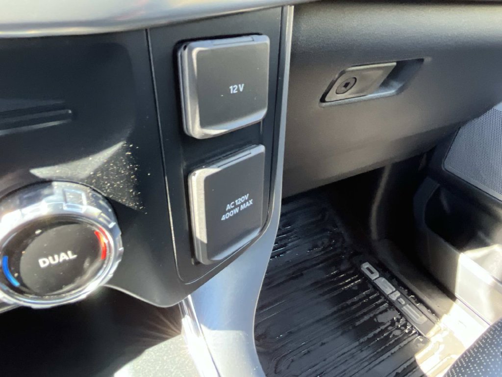 Used 2025 Ford F150 Lariat w/ Equipment Group 502A High AWD/4WD image 38