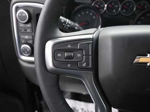 Used 2022 Chevrolet Silverado 1500 LT image 11