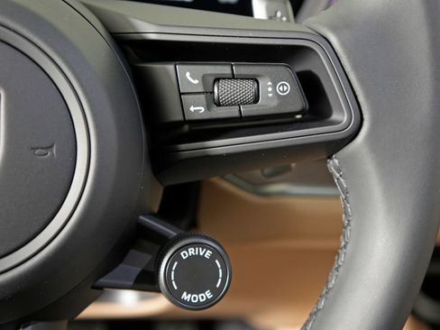 Certified 2026 Porsche Cayenne image 26