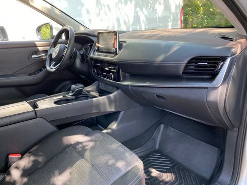 Used 2022 Nissan Rogue SV FWD image 42