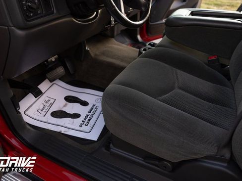 Used 2004 Chevrolet Silverado 2500 LS w/ Skid Plate Package image 22