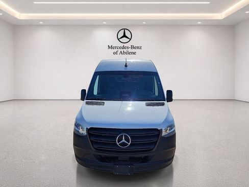 Used 2025 Mercedes-Benz Sprinter 2500 image 12