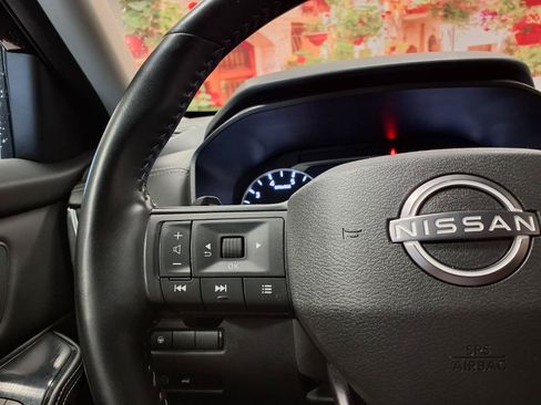 Used 2025 Nissan Rogue SV FWD image 27