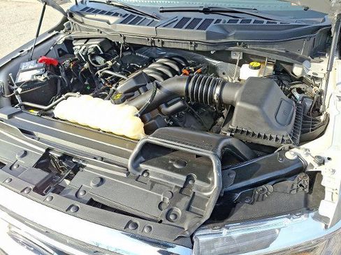 Certified 2022 Ford F150 XLT w/ Equipment Group 302A High image 27