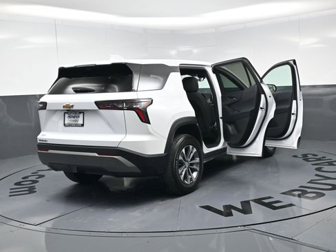 Certified 2025 Chevrolet Equinox LT w/ Safety and Technology Package image 25