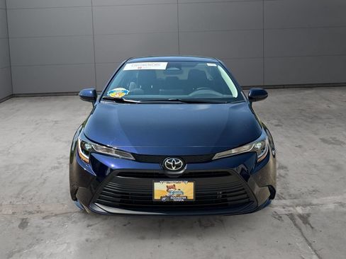 Used 2025 Toyota Corolla LE w/ LE Premium Package FWD image 8