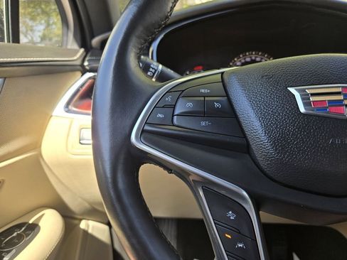 Used 2017 Cadillac XT5 Luxury w/ Driver Awareness Package AWD/4WD image 21