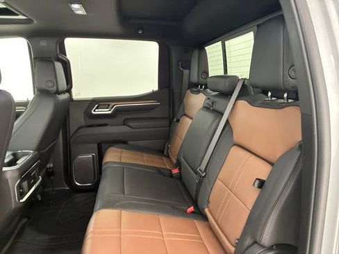 Certified 2025 Chevrolet Silverado 1500 High Country w/ High Country Premium Package AWD/4WD image 18