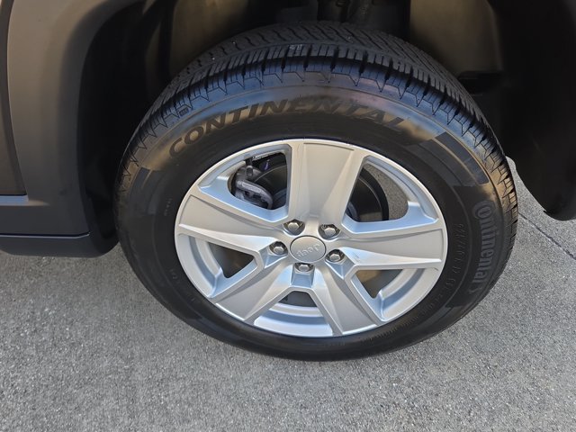 Used 2022 Jeep Compass Latitude AWD/4WD image 9