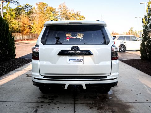 Used 2019 Toyota 4Runner Limited image 10