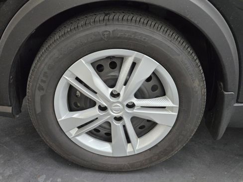 Used 2024 Nissan Kicks S image 6