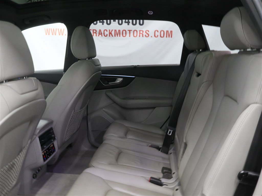 Used 2021 Audi Q7 3.0T Prestige AWD/4WD image 18