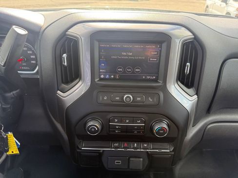 Used 2020 Chevrolet Silverado 1500 Custom w/ Custom Value Package image 21