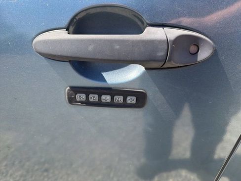 Used 2011 Ford Escape XLT image 7