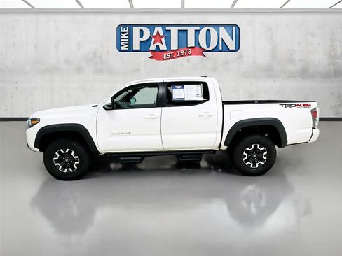 Used 2021 Toyota Tacoma TRD Off-Road w/ TRD Premium Off Road Package AWD/4WD image 4