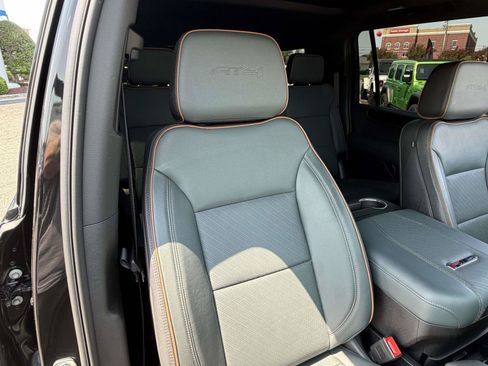 Used 2025 GMC Yukon XL AT4 w/ AT4 Premium Package AWD/4WD image 33