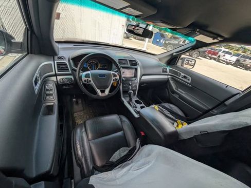 Used 2014 Ford Explorer XLT w/ Equipment Group 202A AWD/4WD image 6